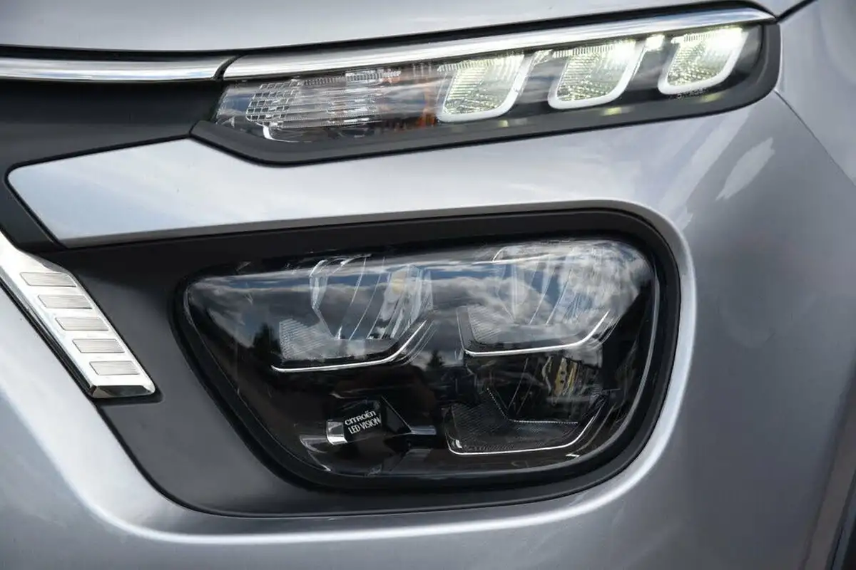 2021-citroen-c3-12-puretech-flair-83ps-big-12