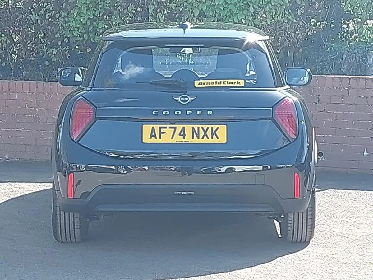 2024-mini-cooper-15-cooper-c-classic-3d-big-16