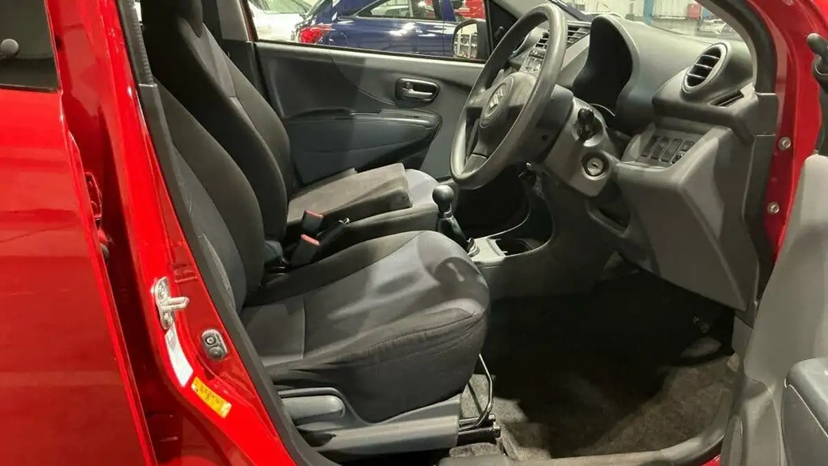 2014-suzuki-alto-10-sz-big-14