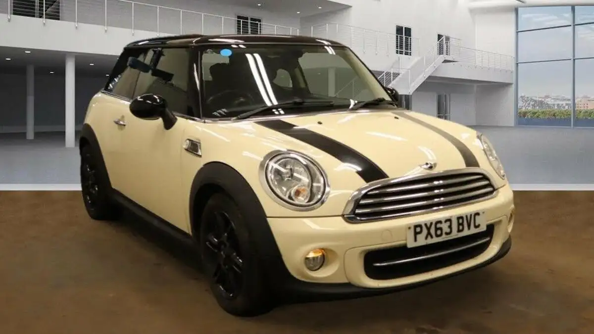 2013-mini-cooper-16-cooper-baker-street-big-4