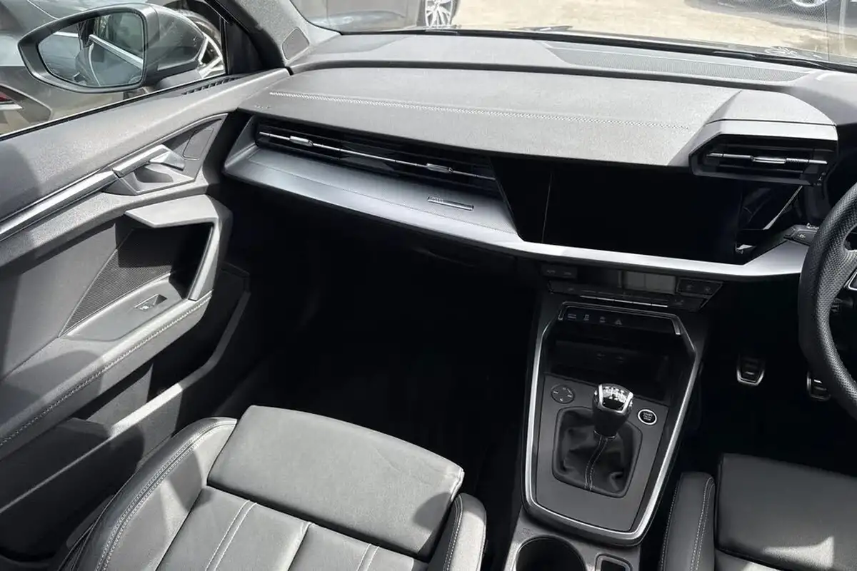 2023-audi-a3-15-35-tfsi-s-line-sportback-5d-big-19