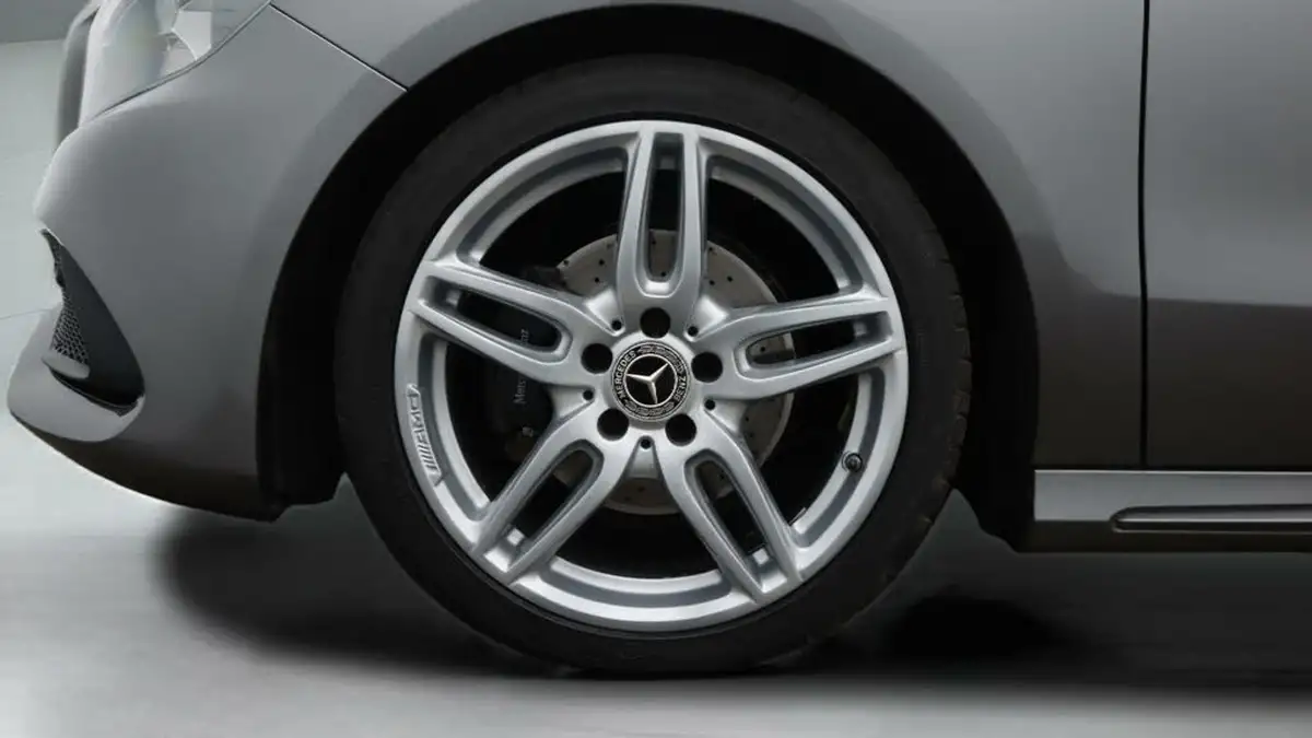 2018-mercedes-benz-a-class-16-a180-amg-line-ss-7g-dct-big-18