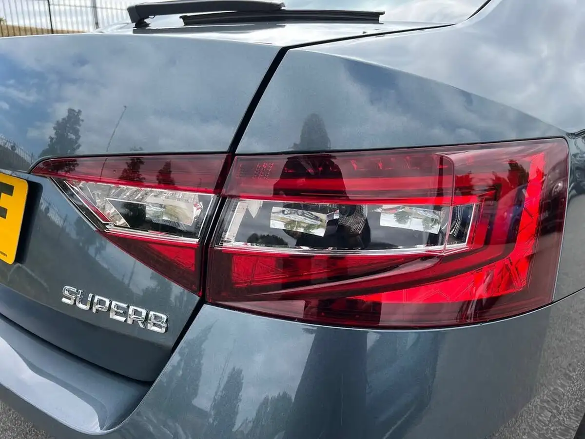 2018-skoda-superb-20tdi-scr-se-l-executive-150ps-hatchback-dsg-big-20