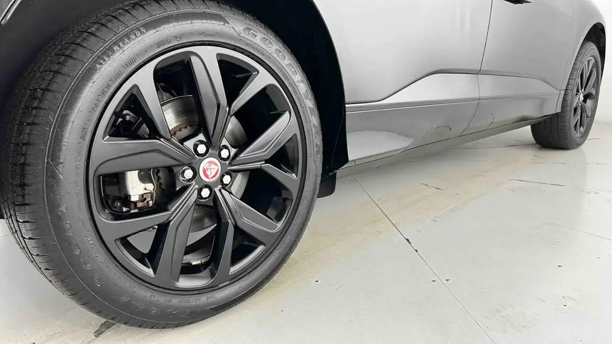 2023-jaguar-i-pace-ev400-hse-black-big-29