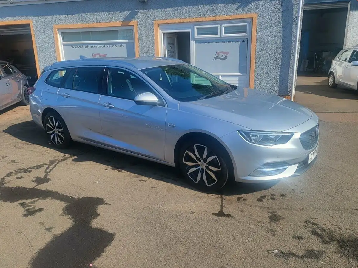 2017-vauxhall-insignia-sports-tourer-20td-tech-line-nav-ss-big-1