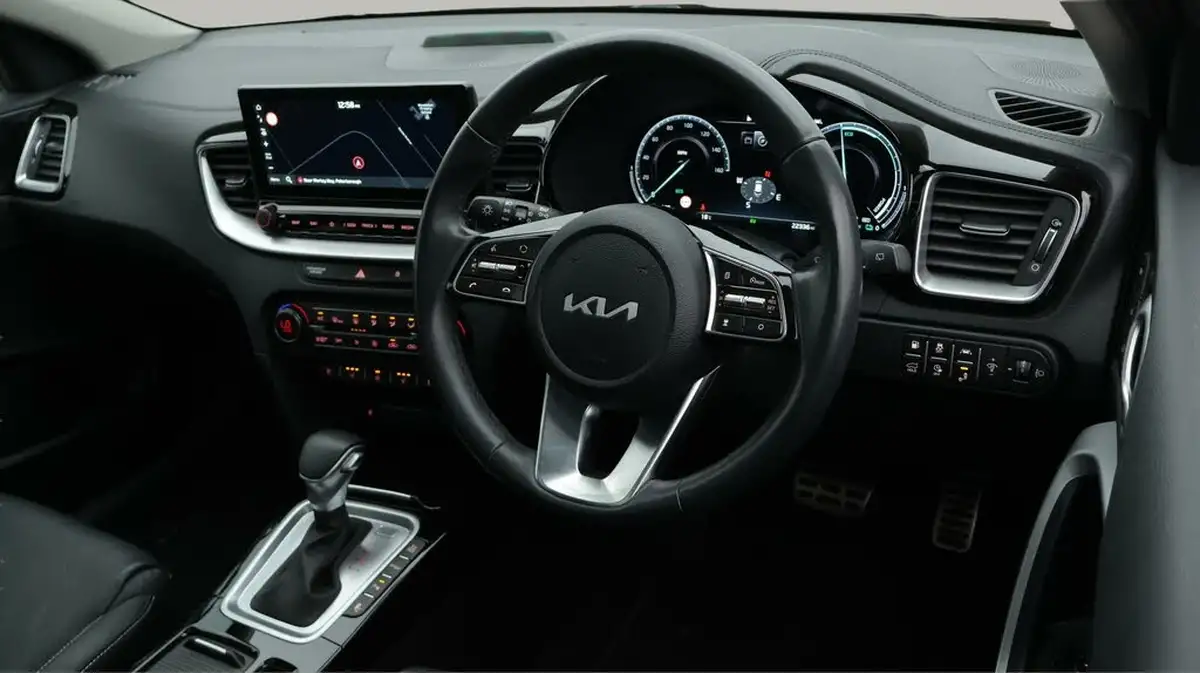 2022-kia-xceed-16-gdi-4-big-9