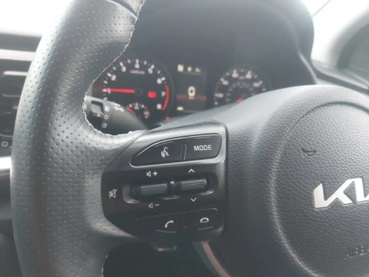2021-kia-stonic-10-t-gdi-connect-big-15