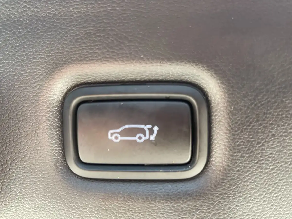 2024-hyundai-ioniq-5-e-ultimate-228ps-84kwh-tech-pack-max-rwd-big-6