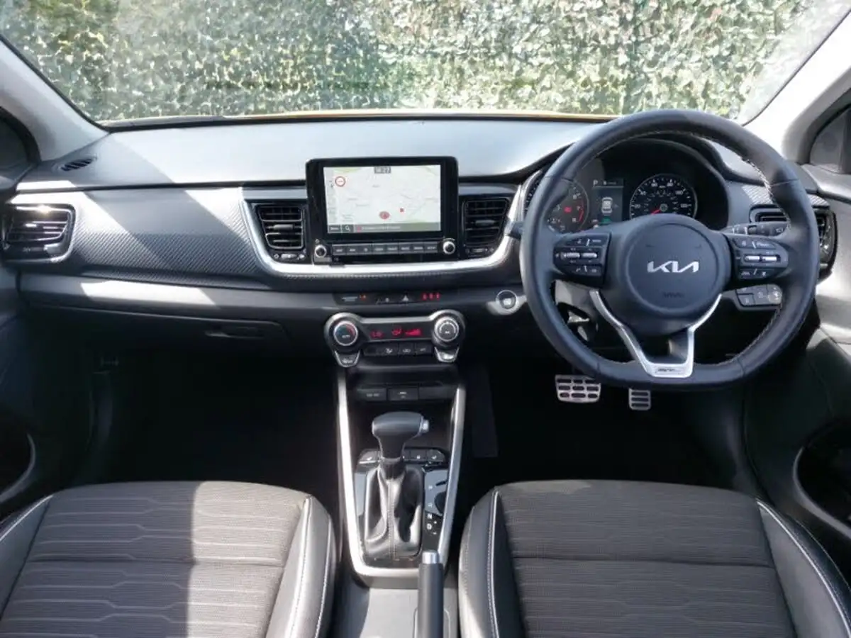 2024-kia-stonic-10-t-gdi-gt-line-s-98bhp-dct-big-2