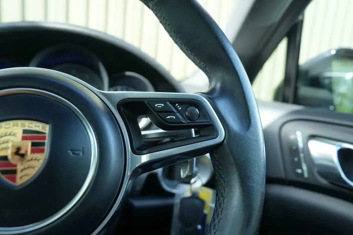 2016-porsche-cayenne-30-s-e-hybrid-big-39