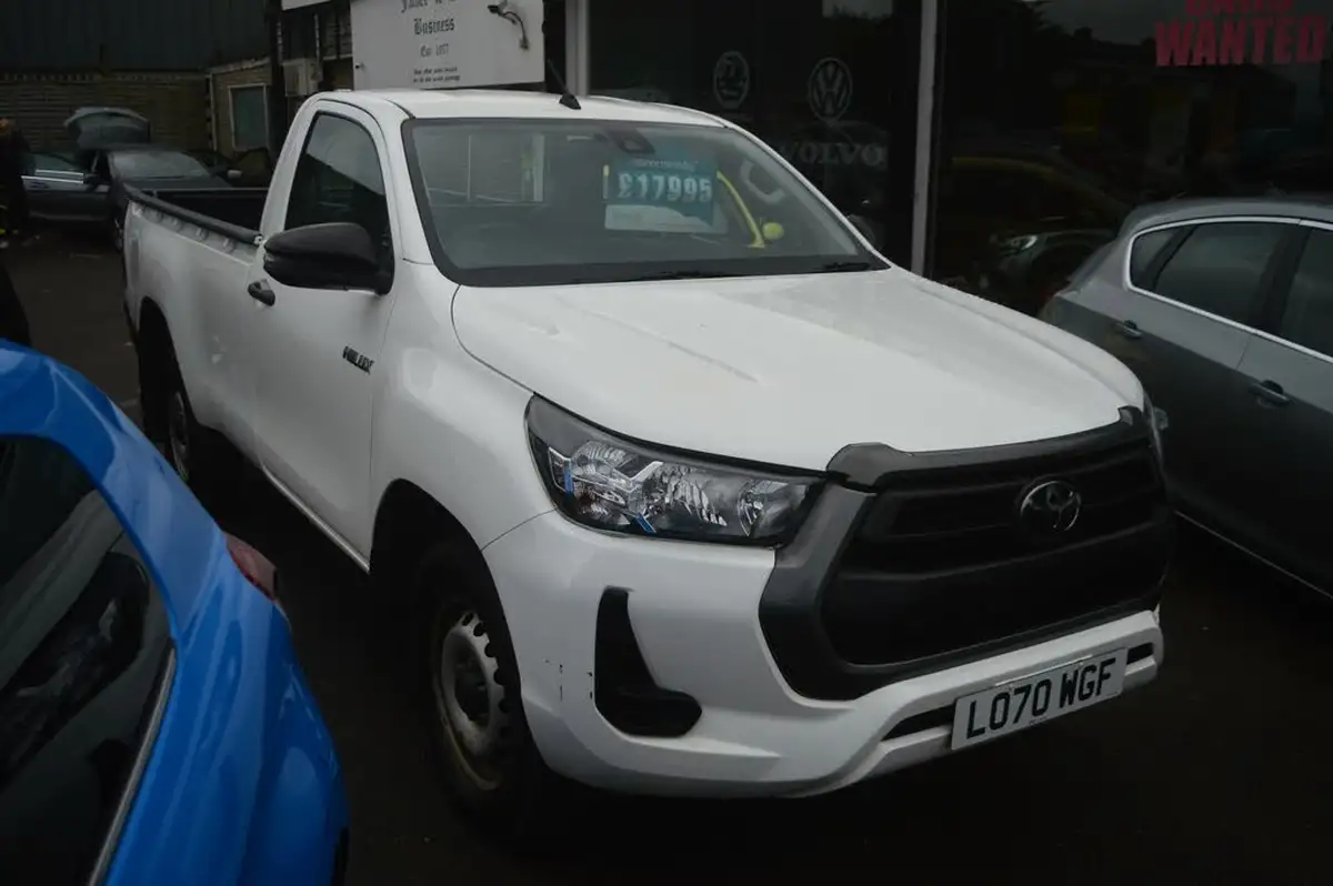 2021-toyota-hi-lux-24d-4d-active-150hpeu6dt-e-single-pick-up-big-0