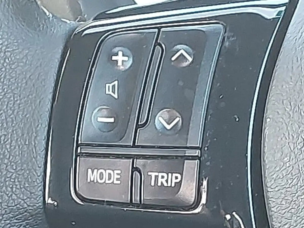 2020-toyota-yaris-10-vvt-i-icon-big-9