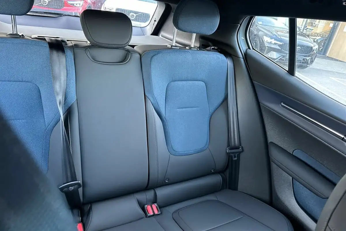 2024-volvo-ex30-e-single-motor-plus-extended-range-big-39