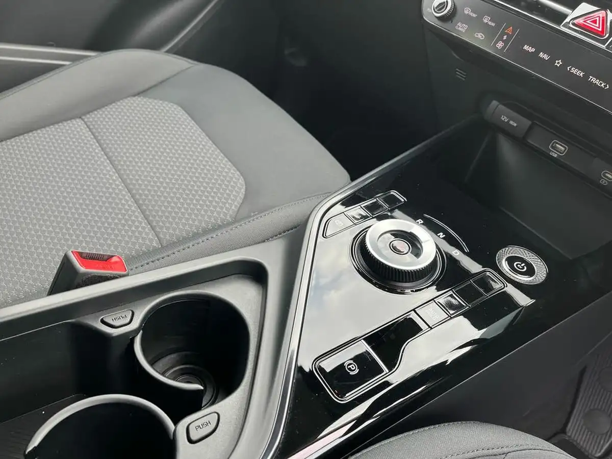 2024-kia-niro-ev-e-2-big-14