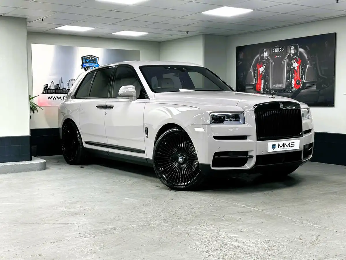 2023-rolls-royce-cullinan-675-black-badge-big-0
