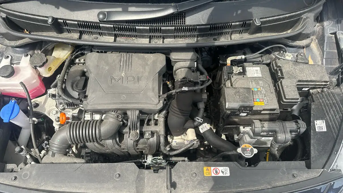 2022-hyundai-i10-12-se-connect-auto-big-15