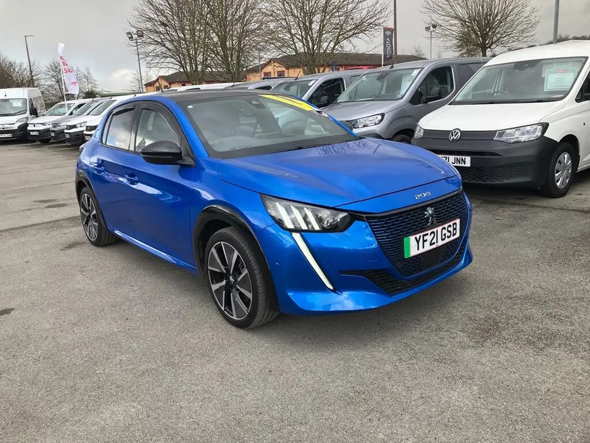 2021-peugeot-208-e-gt-premium-big-25