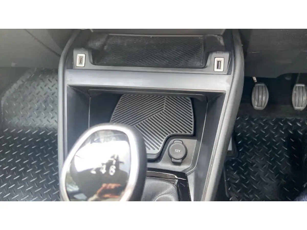 2021-citroen-c4-12-puretech-shine-130ps-big-38