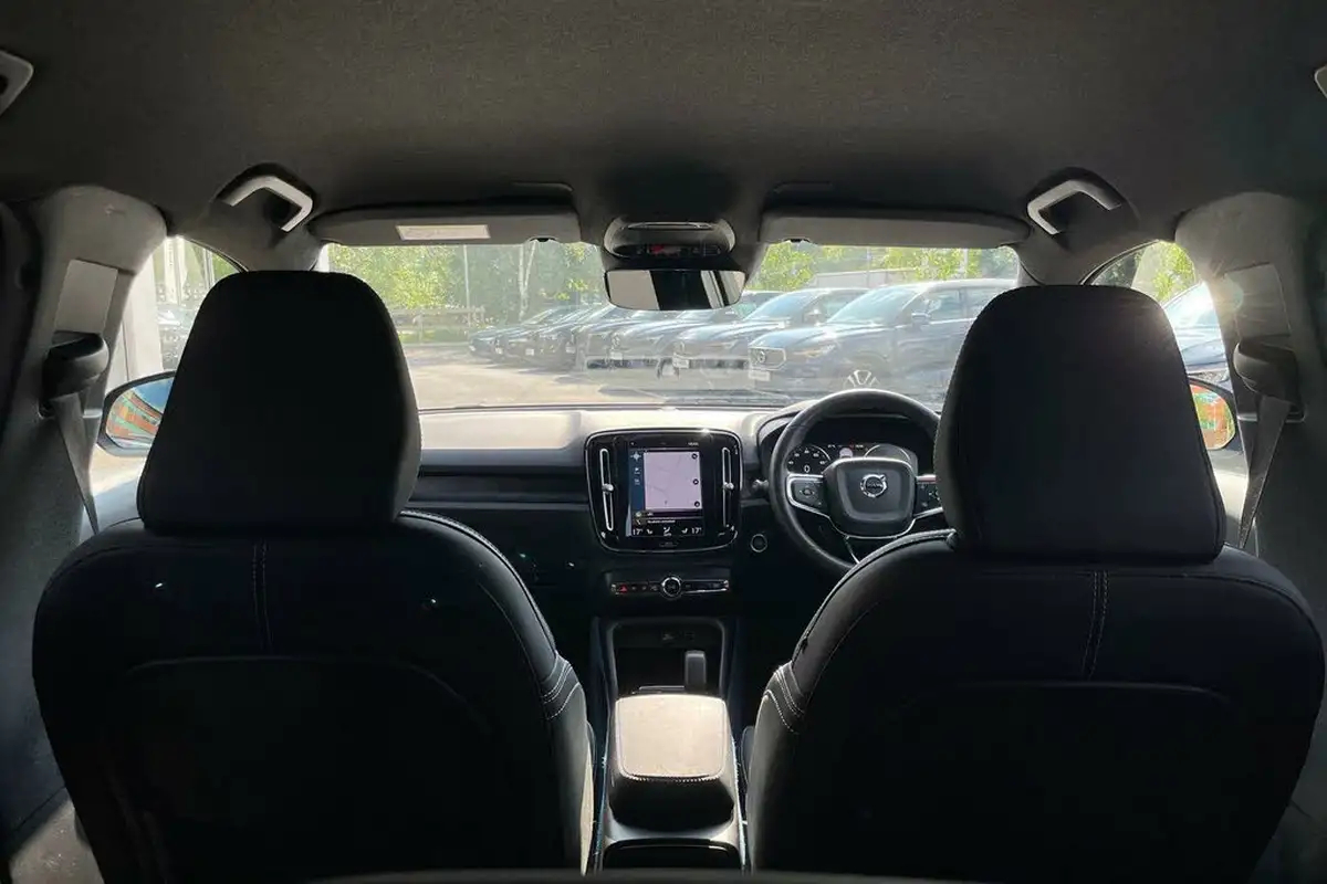 2022-volvo-xc40-15-t4-plus-big-20