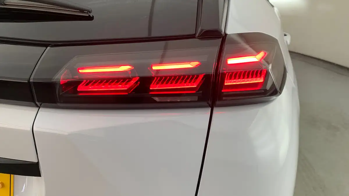 2024-peugeot-2008-suv-12-puretech-gt-130ps-eat8-big-41