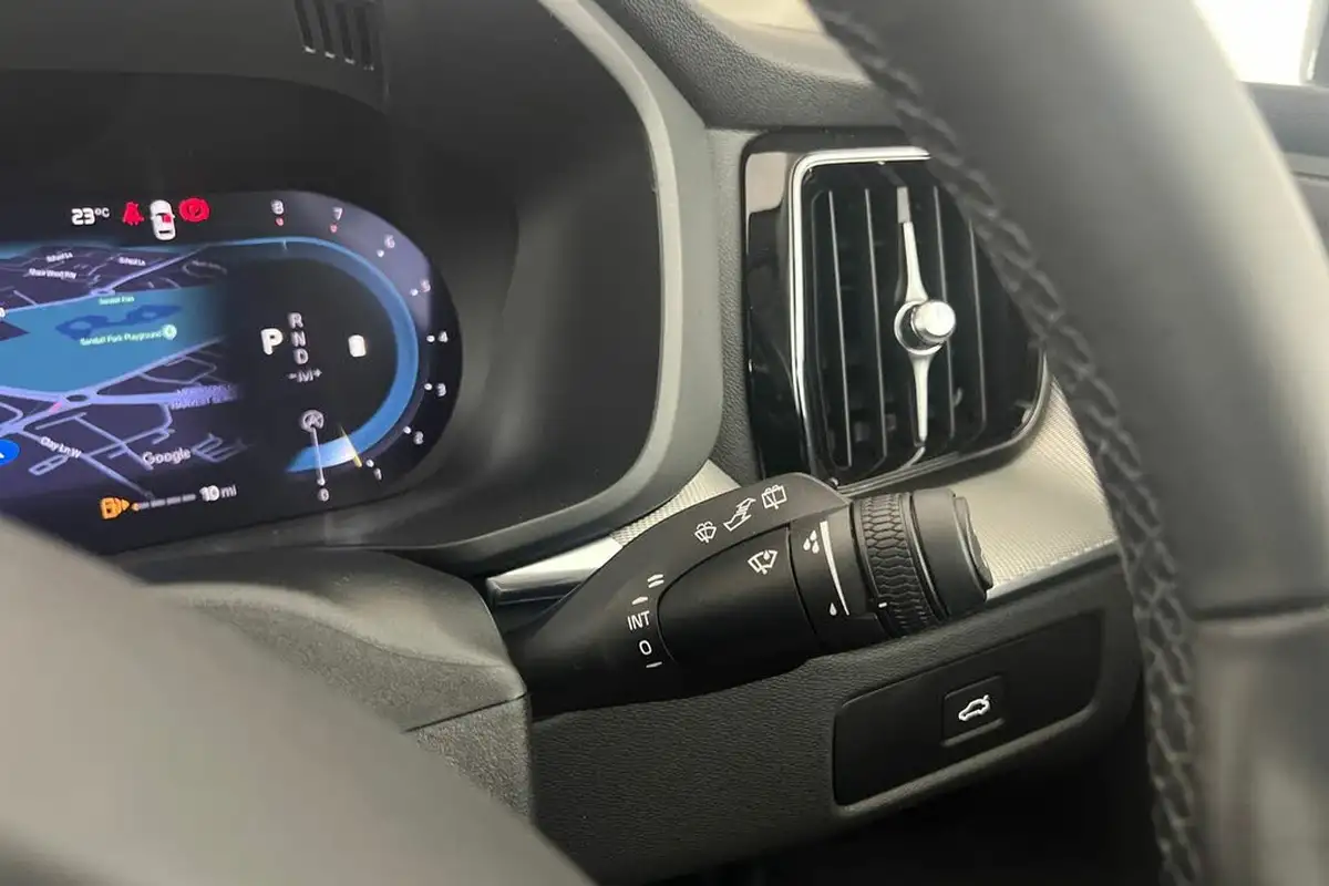 2024-volvo-xc60-20-b5-plus-big-33