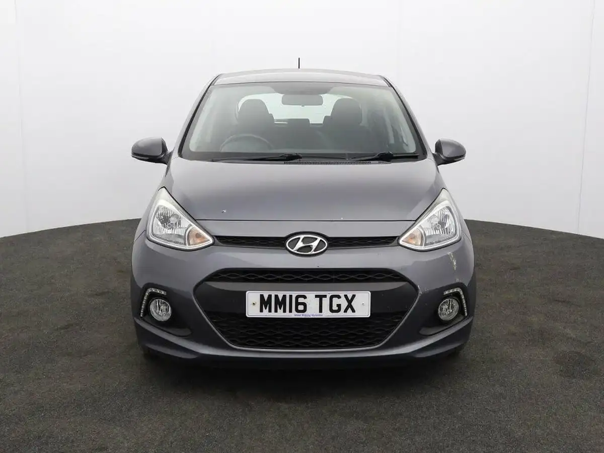 2016-hyundai-i10-12-premium-auto-big-3