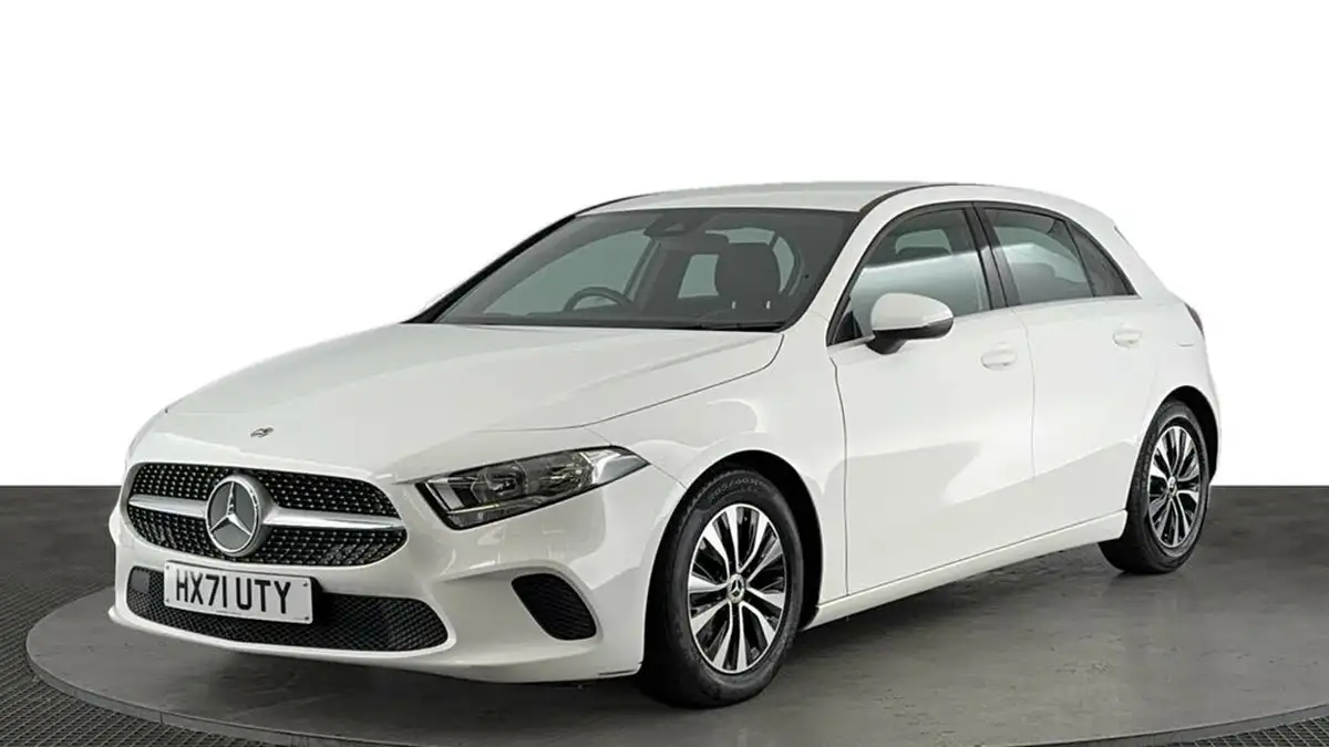 2022-mercedes-benz-a-class-20d-a180d-se-8g-dct-big-0