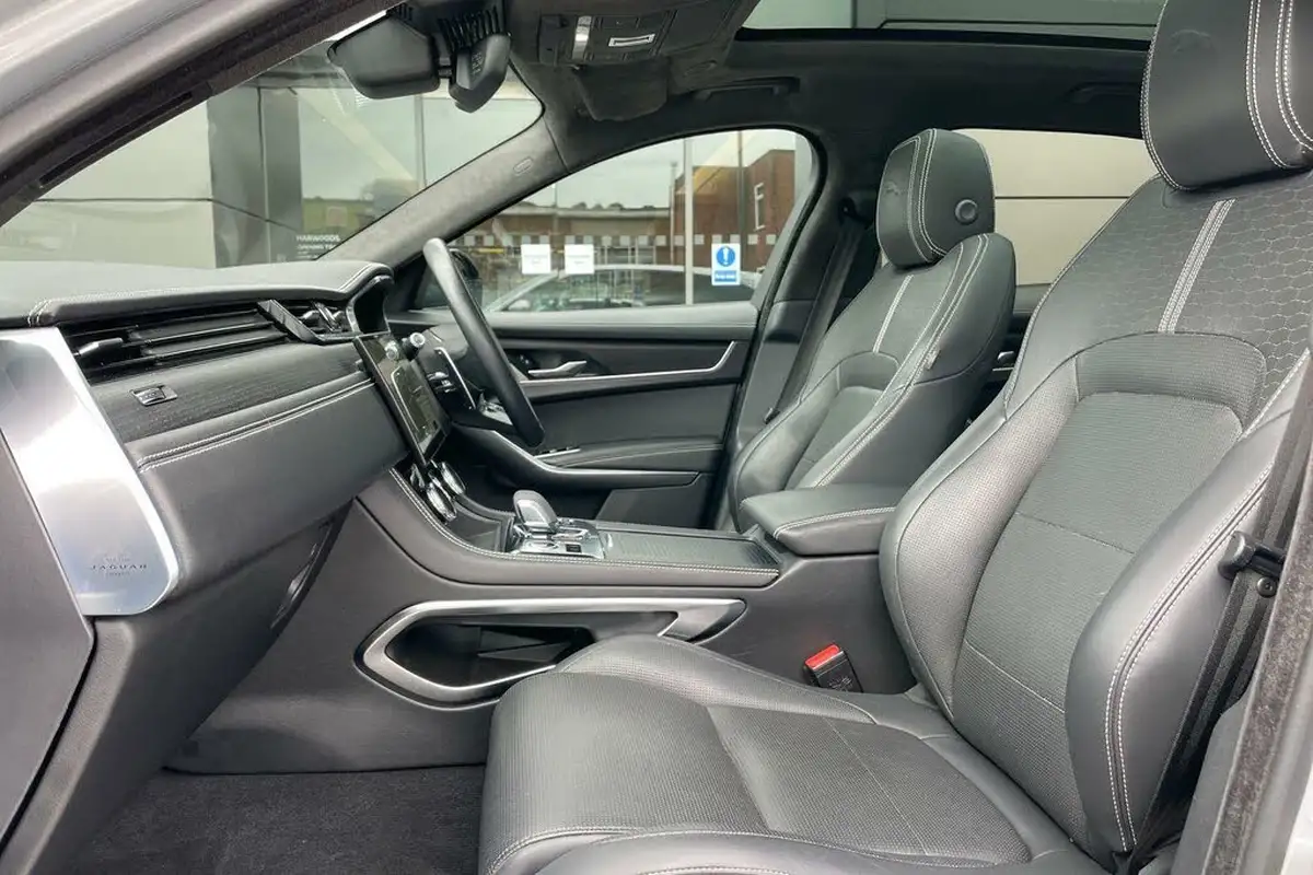 2021-jaguar-f-pace-20-d200-r-dynamic-hse-mhev-big-39