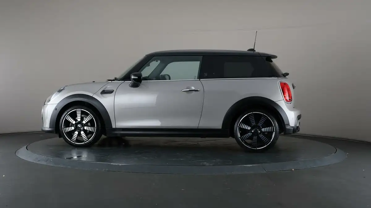 2021-mini-cooper-15-cooper-exclusive-hatchback-3d-big-34