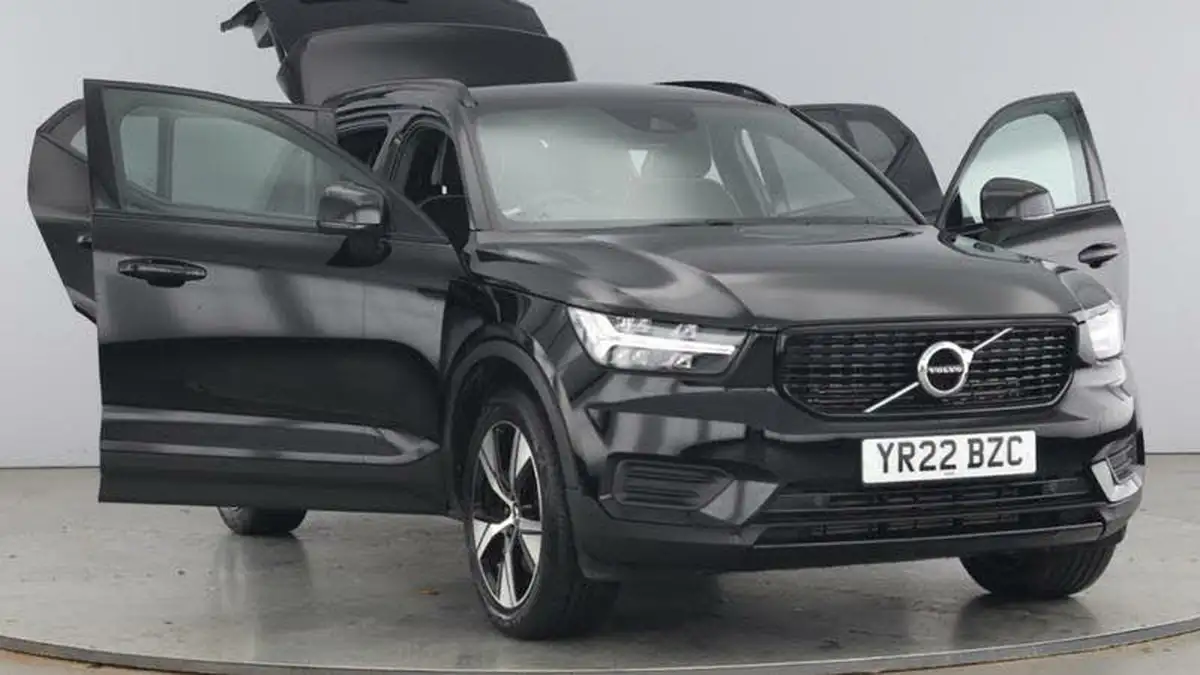 2022-volvo-xc40-15-t4-r-design-big-8
