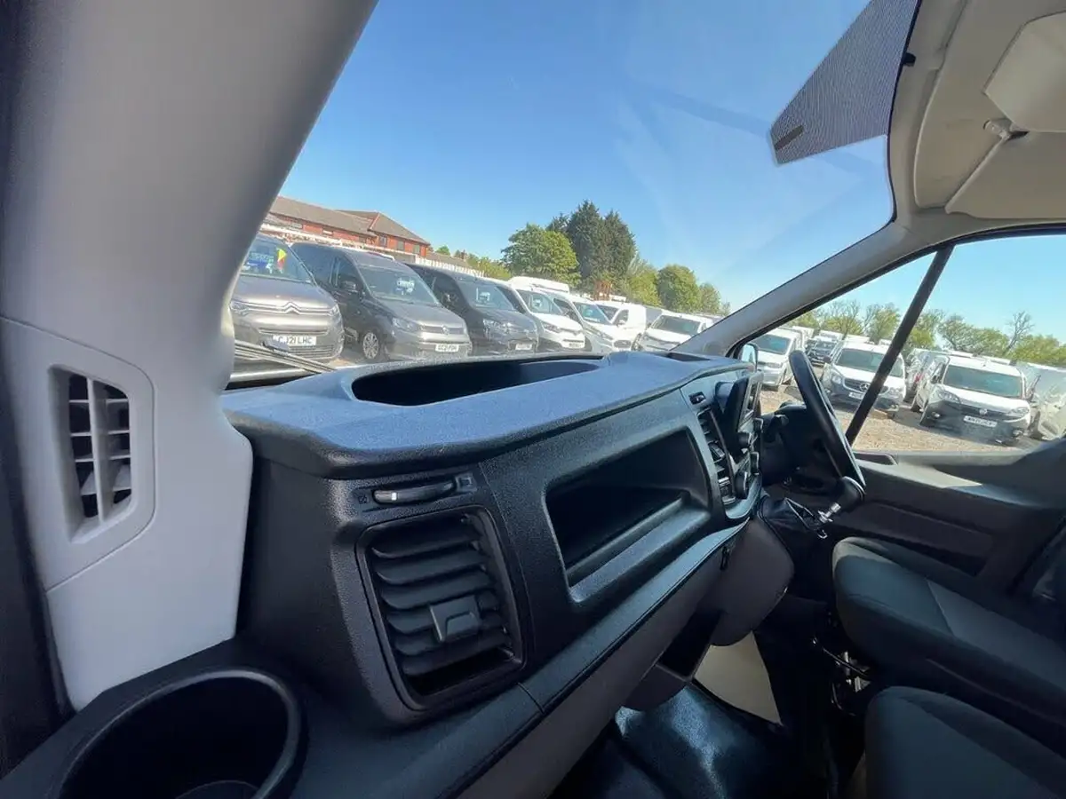 2022-ford-transit-20tdci-350-l3h2-leader-130pseu6dt-panel-van-big-10
