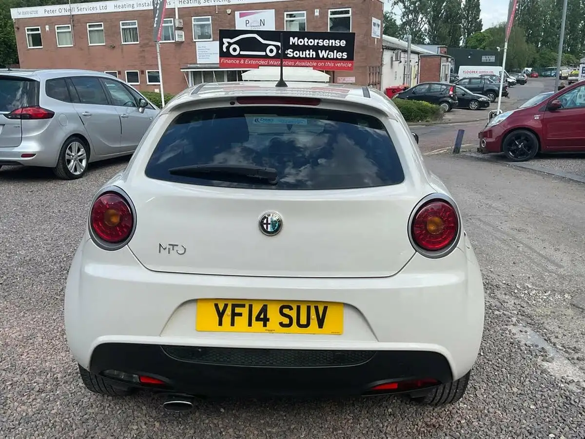2014-alfa-romeo-mito-13jtdm-2-sprint-big-9