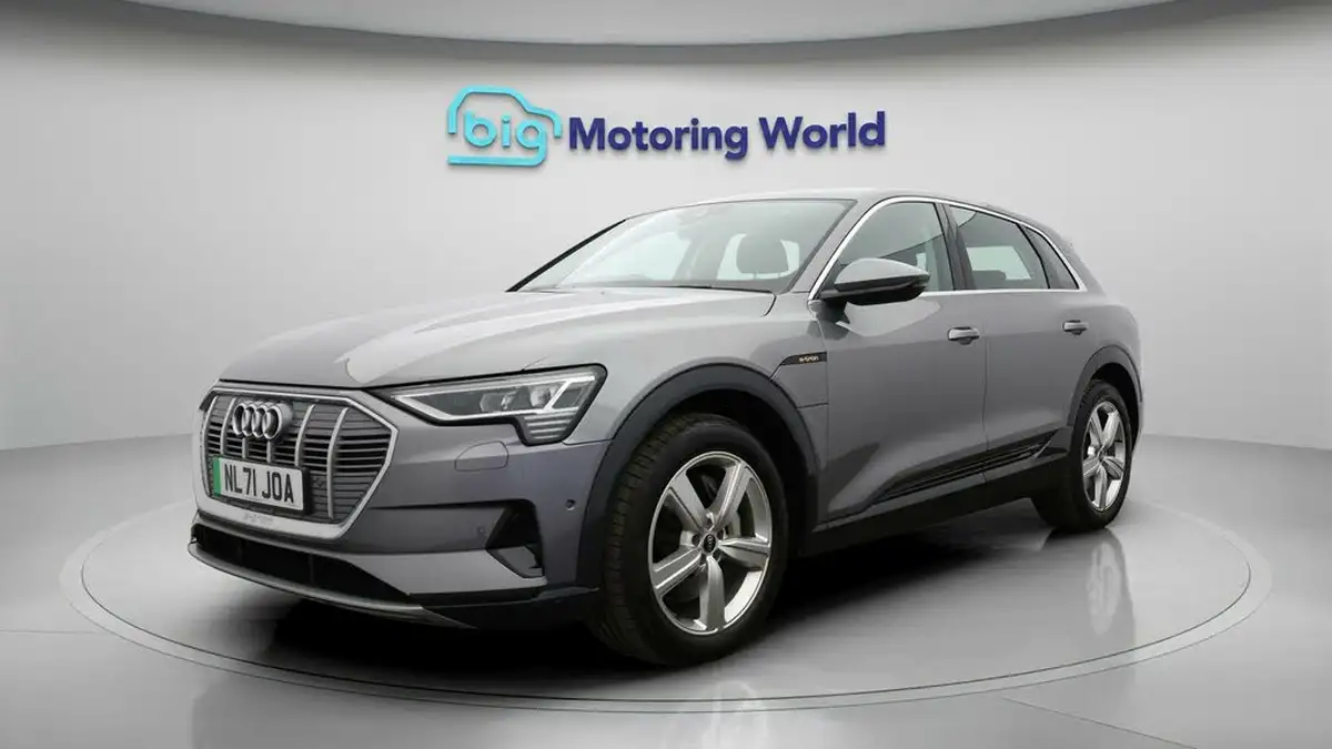 2021-audi-e-tron-50e-technik-station-wagon-big-2