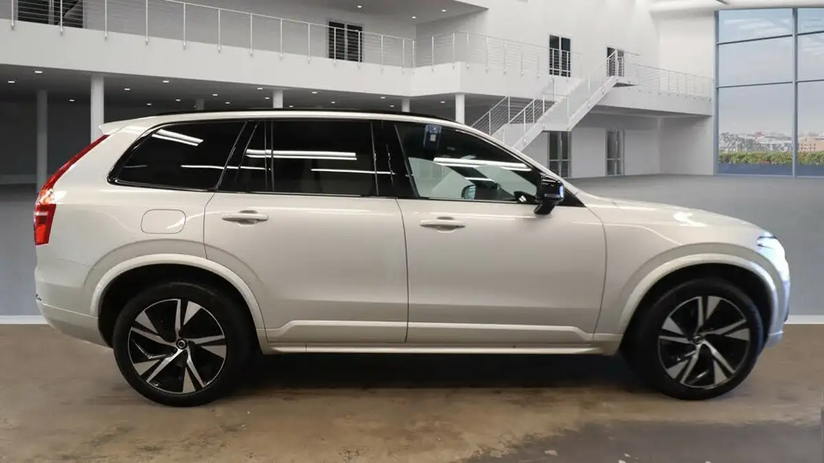 2021-volvo-xc90-20-t8-r-design-455bhp-big-4