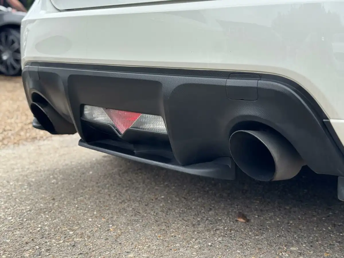 2015-toyota-gt86-20-aero-big-25