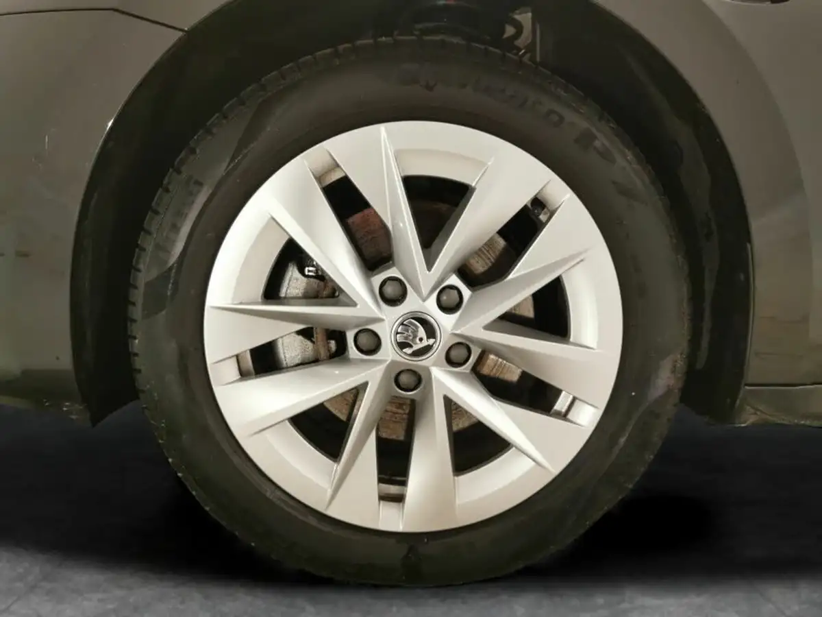 2024-skoda-octavia-14-tsi-se-technology-hatchback-big-25