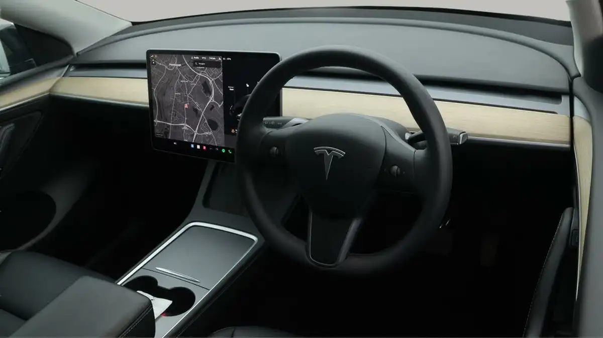 2023-tesla-model-y-e-rwd-big-9