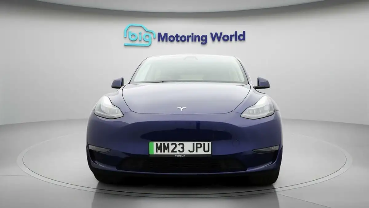 2023-tesla-model-y-e-long-range-big-1