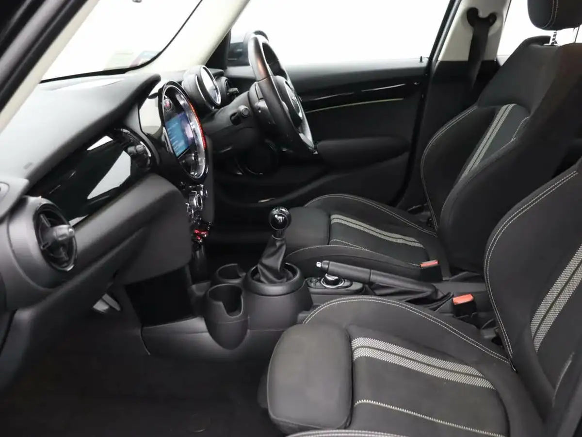 2022-mini-cooper-20-cooper-s-classic-hatchback-5d-big-12