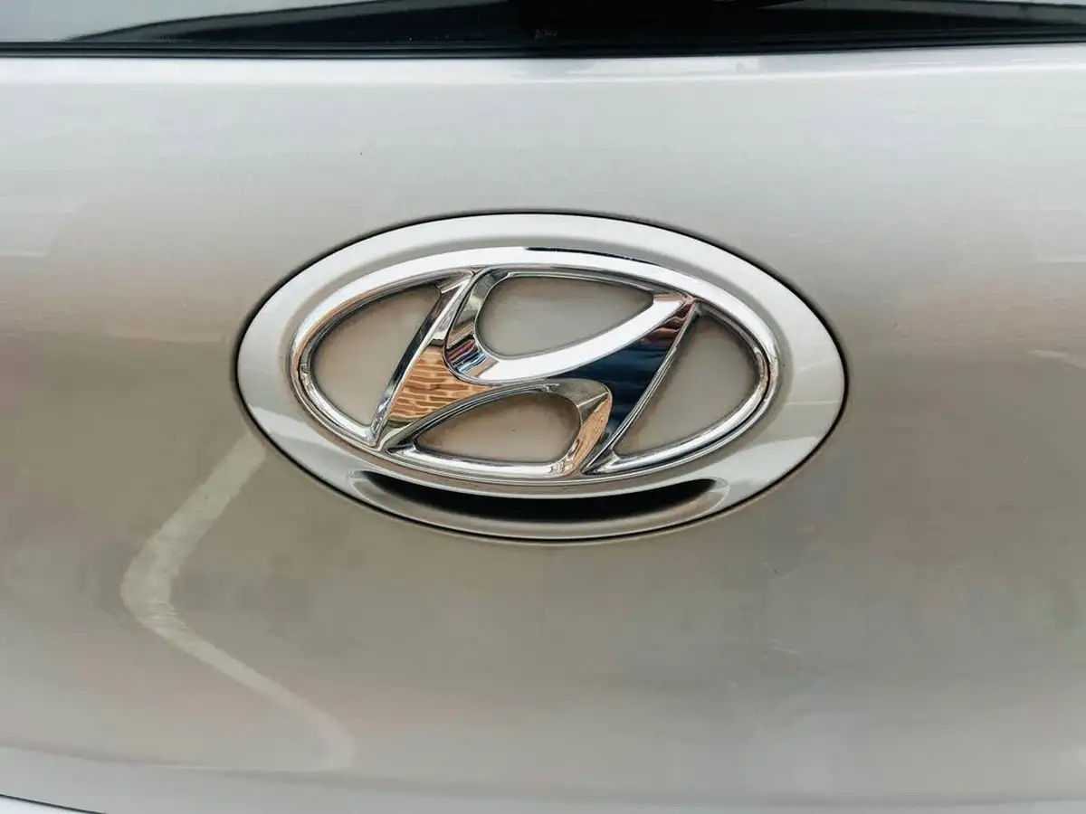 2015-hyundai-i10-10-se-big-54