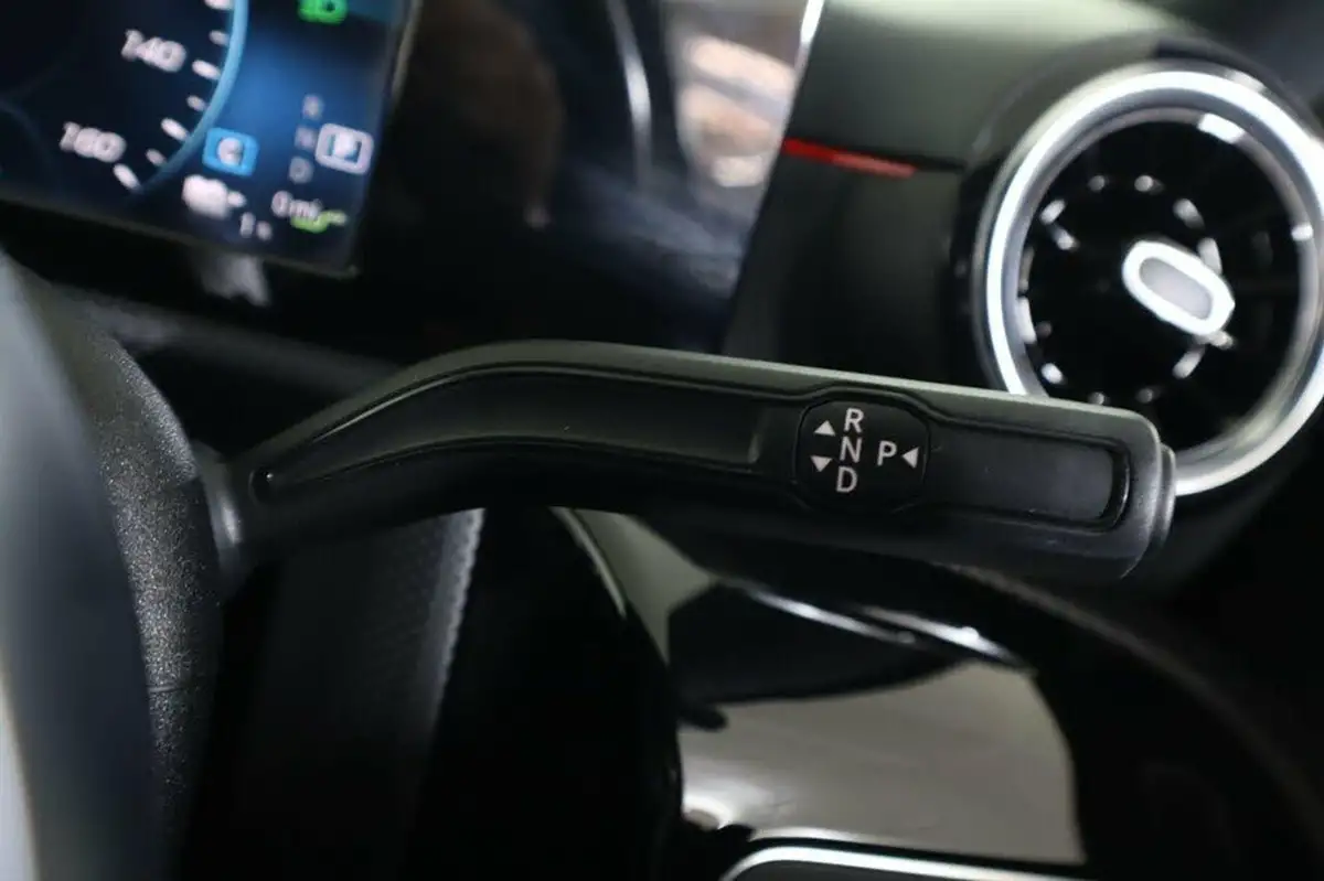2021-mercedes-benz-a-class-13-a250e-amg-line-hatchback-5d-big-18