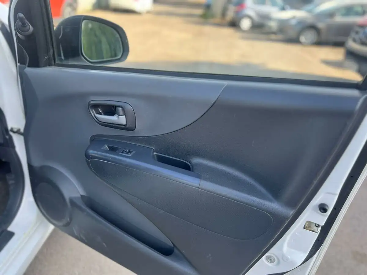 2014-suzuki-alto-10-sz-big-21