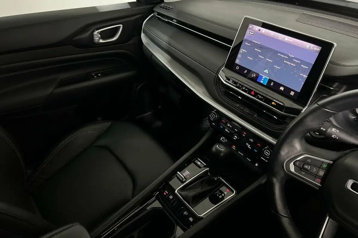 2023-jeep-compass-13-gse-s-big-33