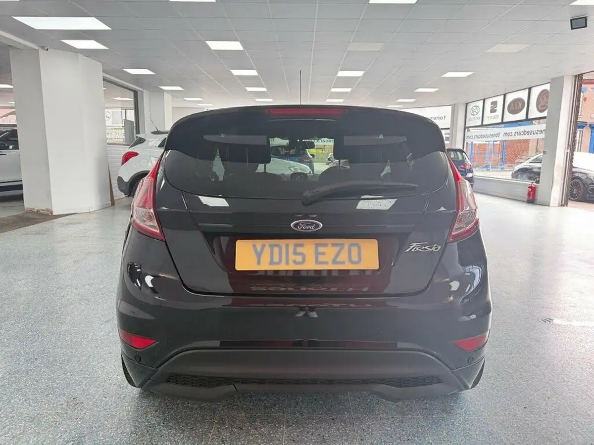 2015-ford-fiesta-10-zetec-s-black-edition-big-8