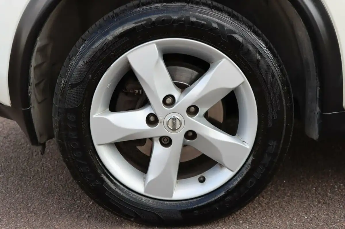 2013-nissan-juke-16-visia-16v-big-23