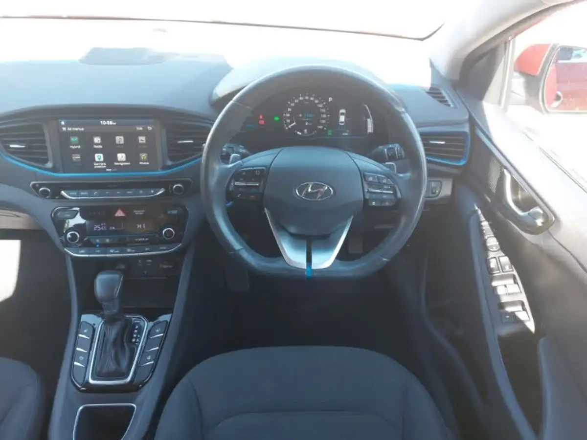2019-hyundai-ioniq-16-gdi-premium-hybrid-big-6