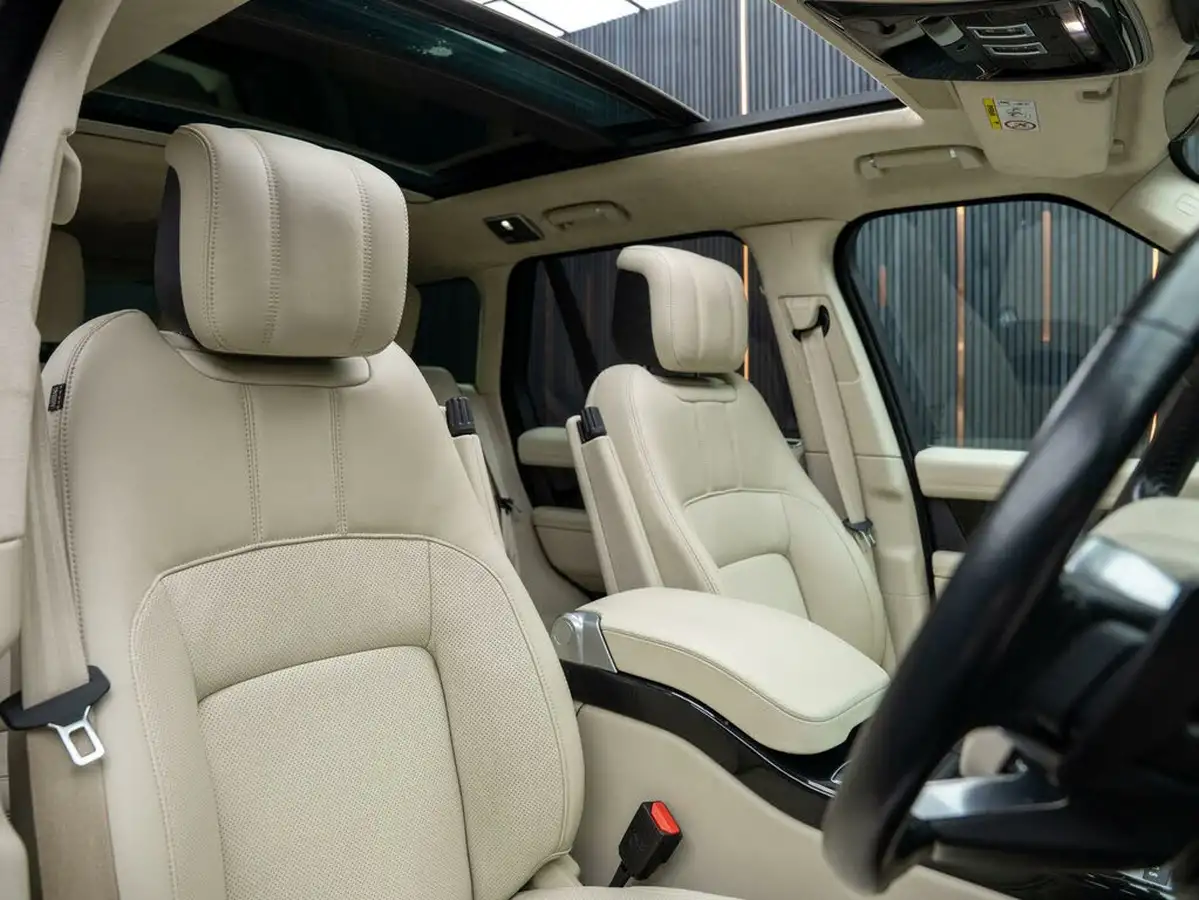 2021-land-rover-range-rover-30-d300-westminster-big-19