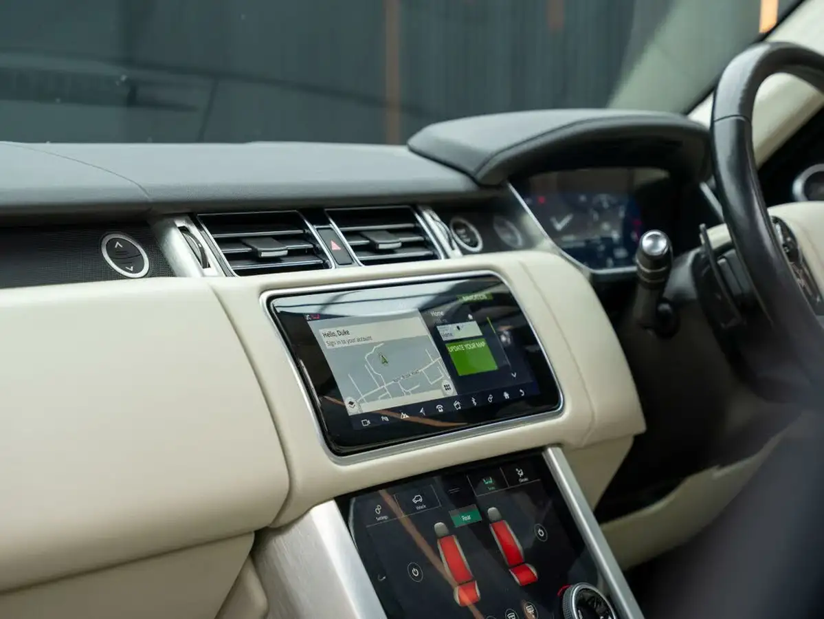 2021-land-rover-range-rover-30-d300-westminster-big-43