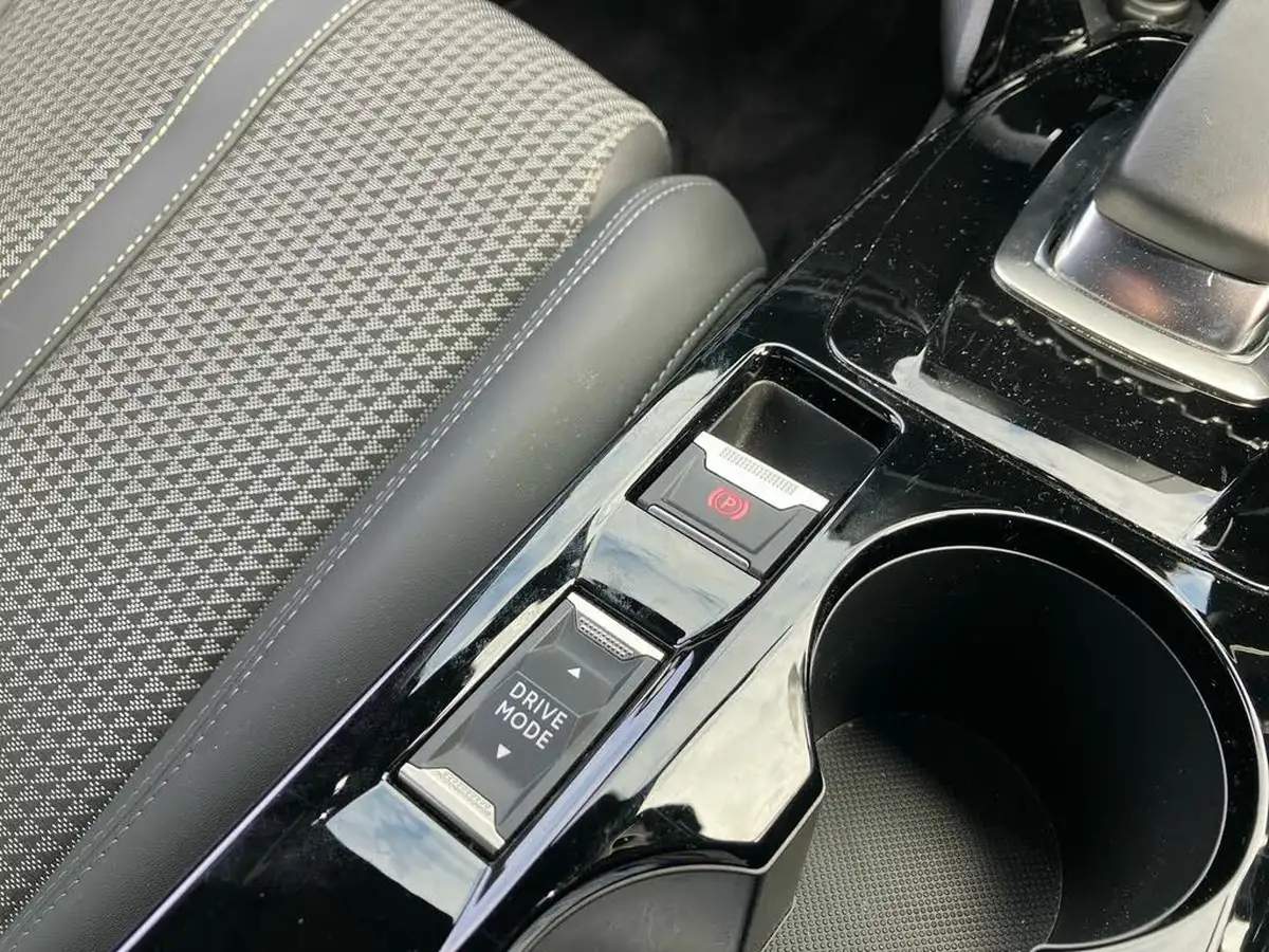 2020-peugeot-208-e-gt-line-big-56