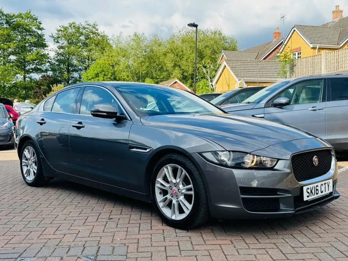 2016-jaguar-xe-20d-prestige-180ps-auto-big-1
